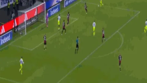 “为新加坡女子篮球队加油助力，Singlife鼎力支持”